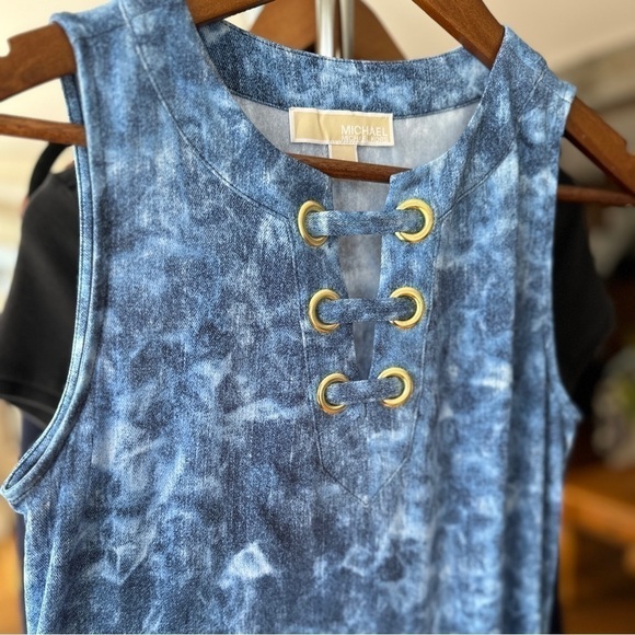 Michael Kors midi length dress in a stretch knit, popover style, sleeveless - Picture 2 of 15